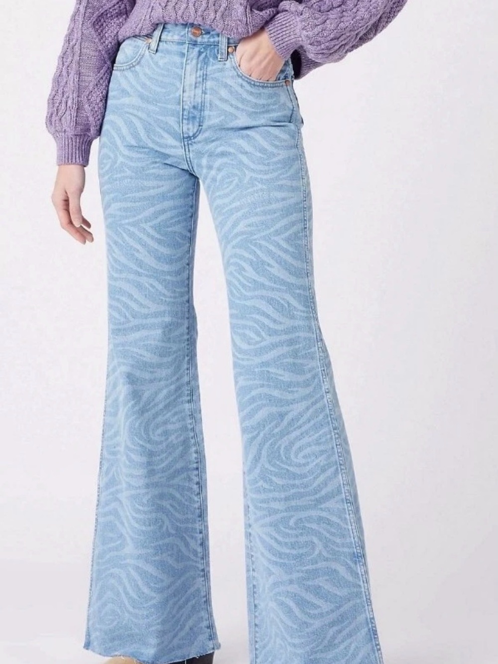 Wrangler Meow Laser Tiger Print Wanderer Flair Jeans High Rise 24x32 Raw Hem